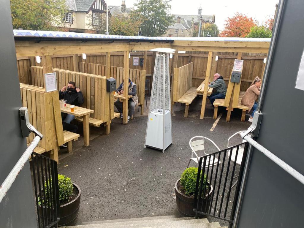 The Windsor Hotel And Bar Kirkcaldy Exterior photo